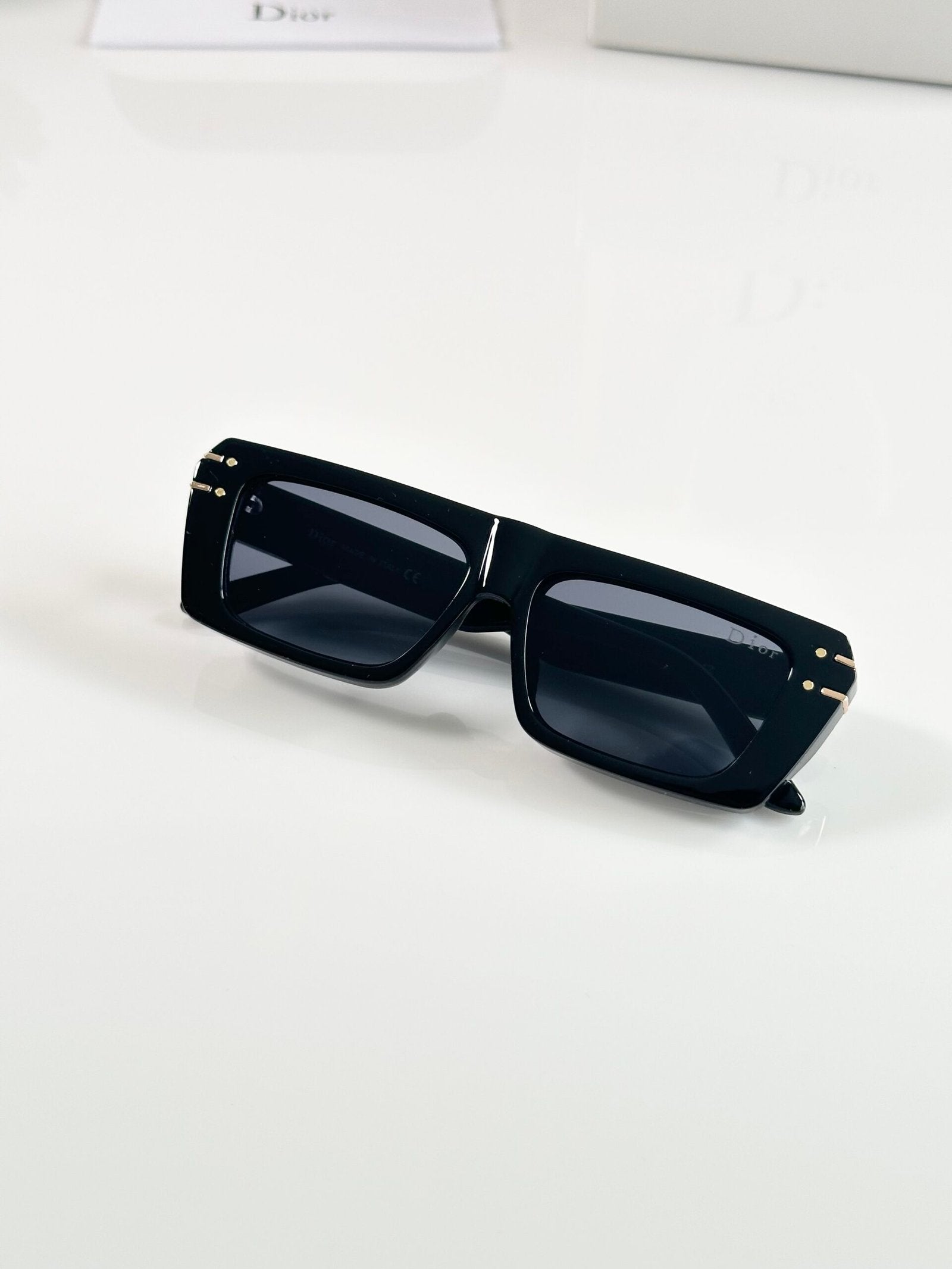 CD D29 Black