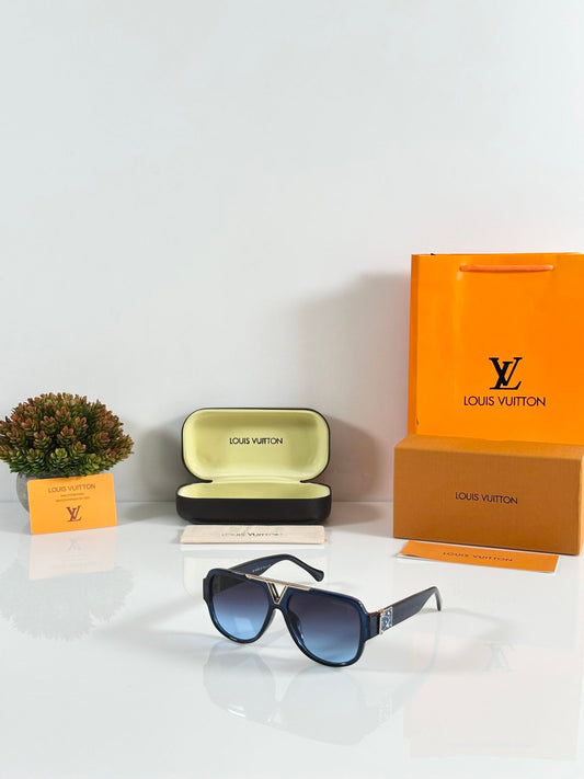 Louis_Vuitton_105_Blue
