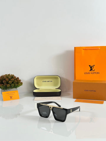 LV 1502 Gold Black