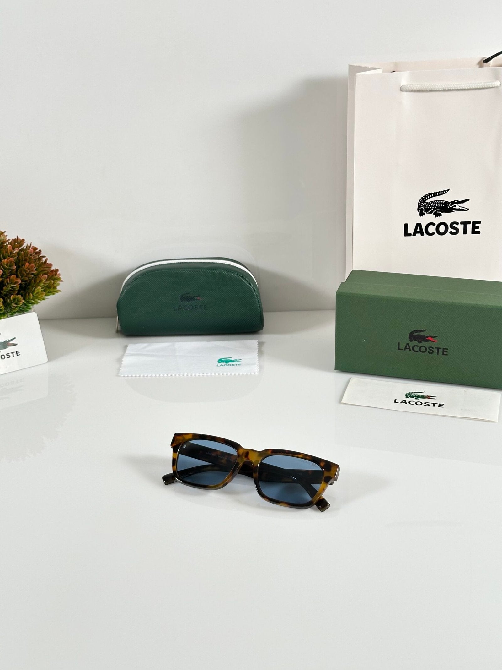Lacoste_5907_Tiger_Blue