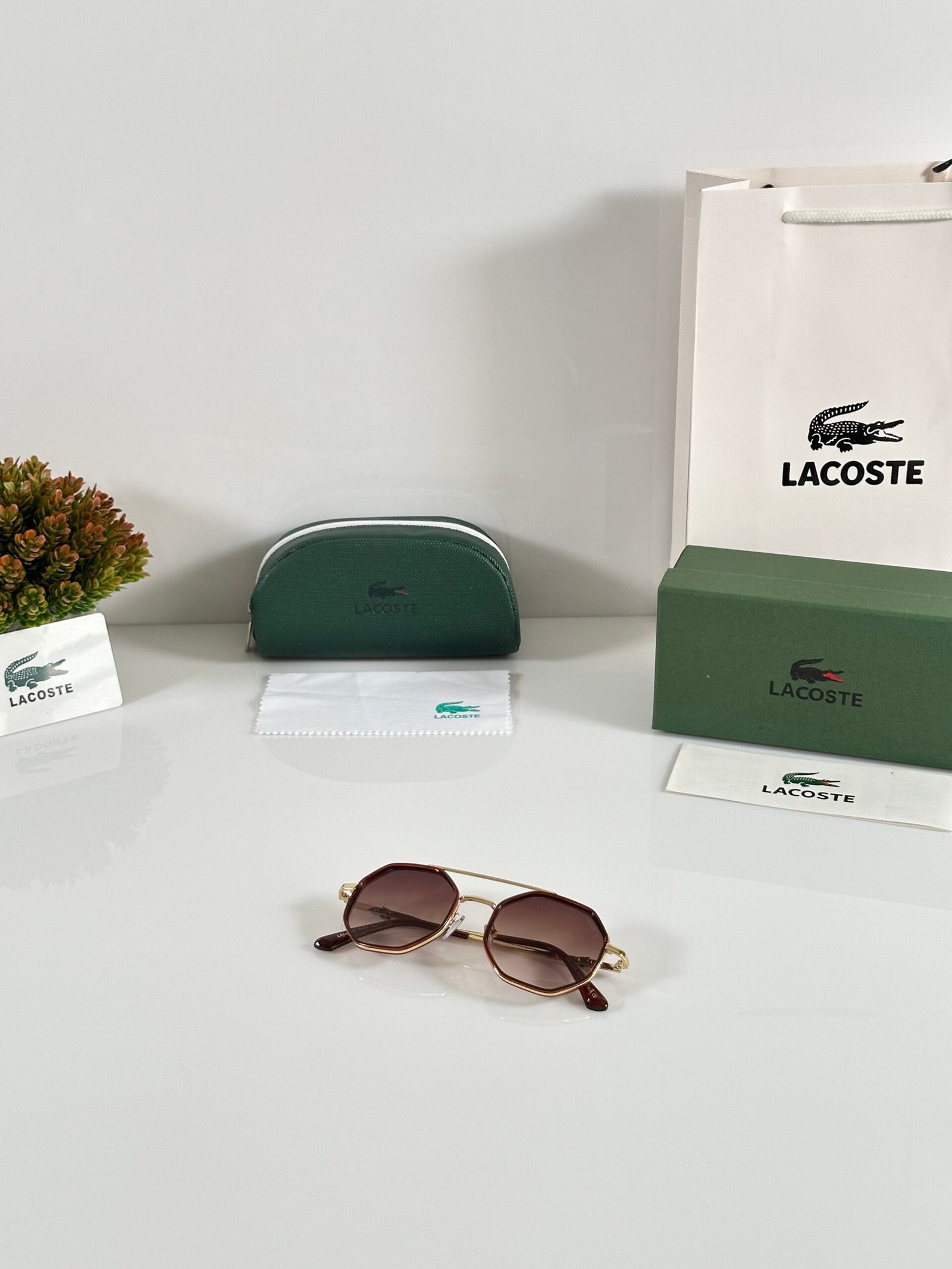 Lacoste_9238_Gold_Brown_DC