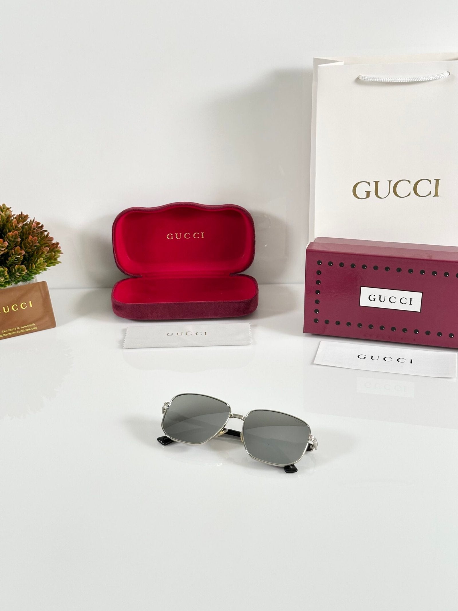Gucci_086_Silver_Mercury