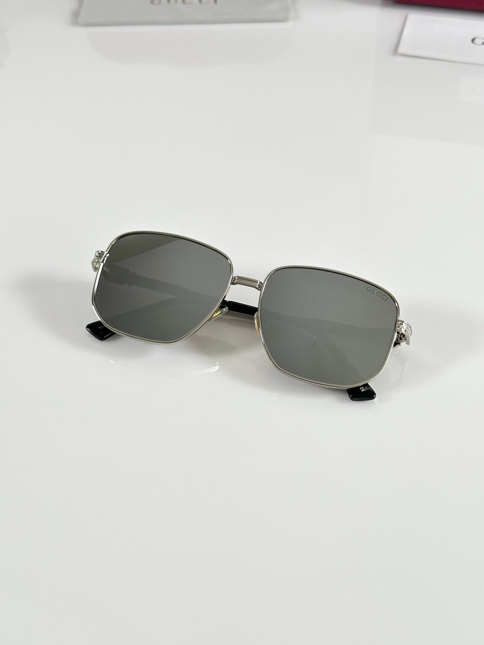 Gucci_086_Silver_Mercury