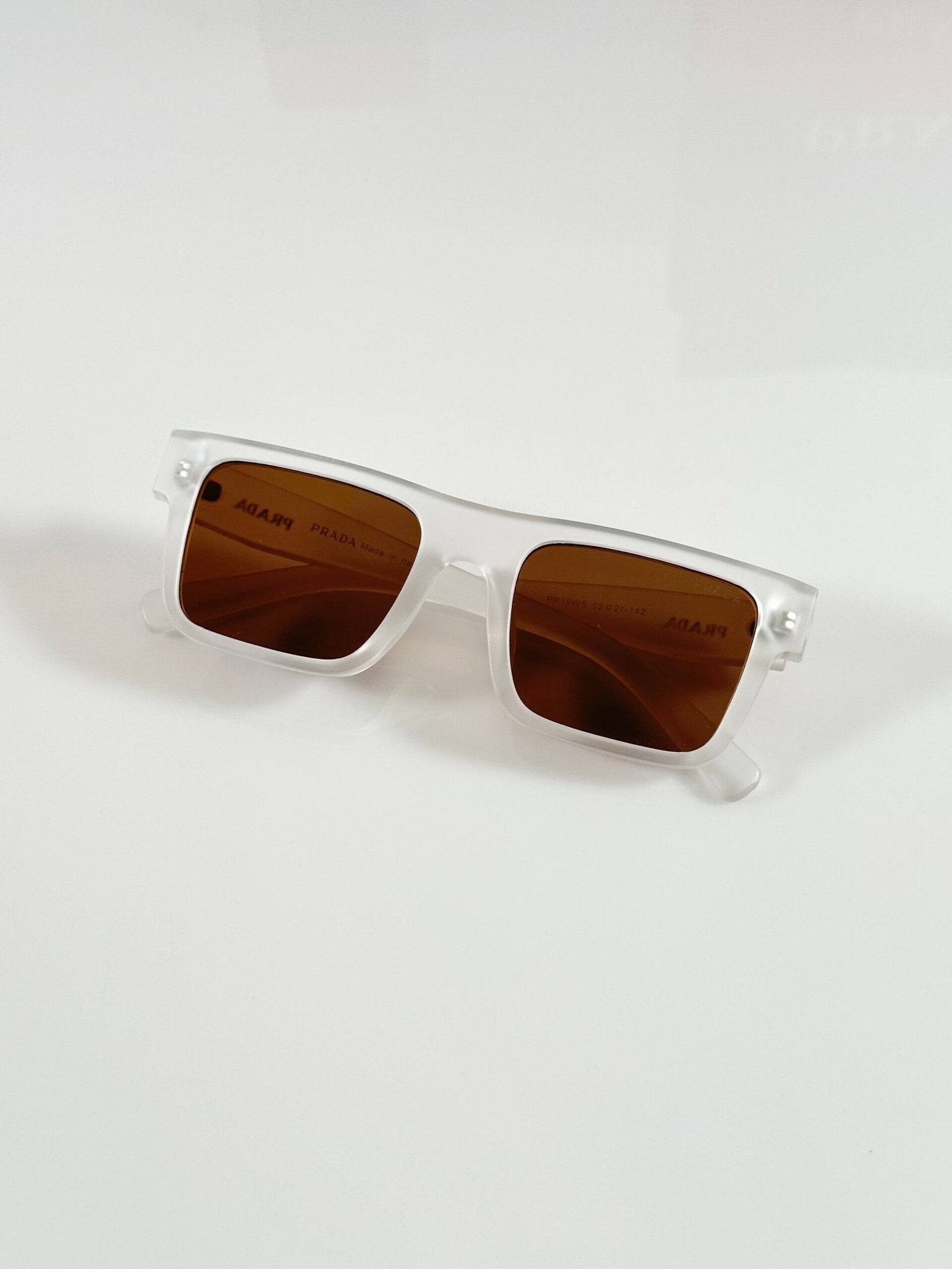Prada_19_Ice_Brown