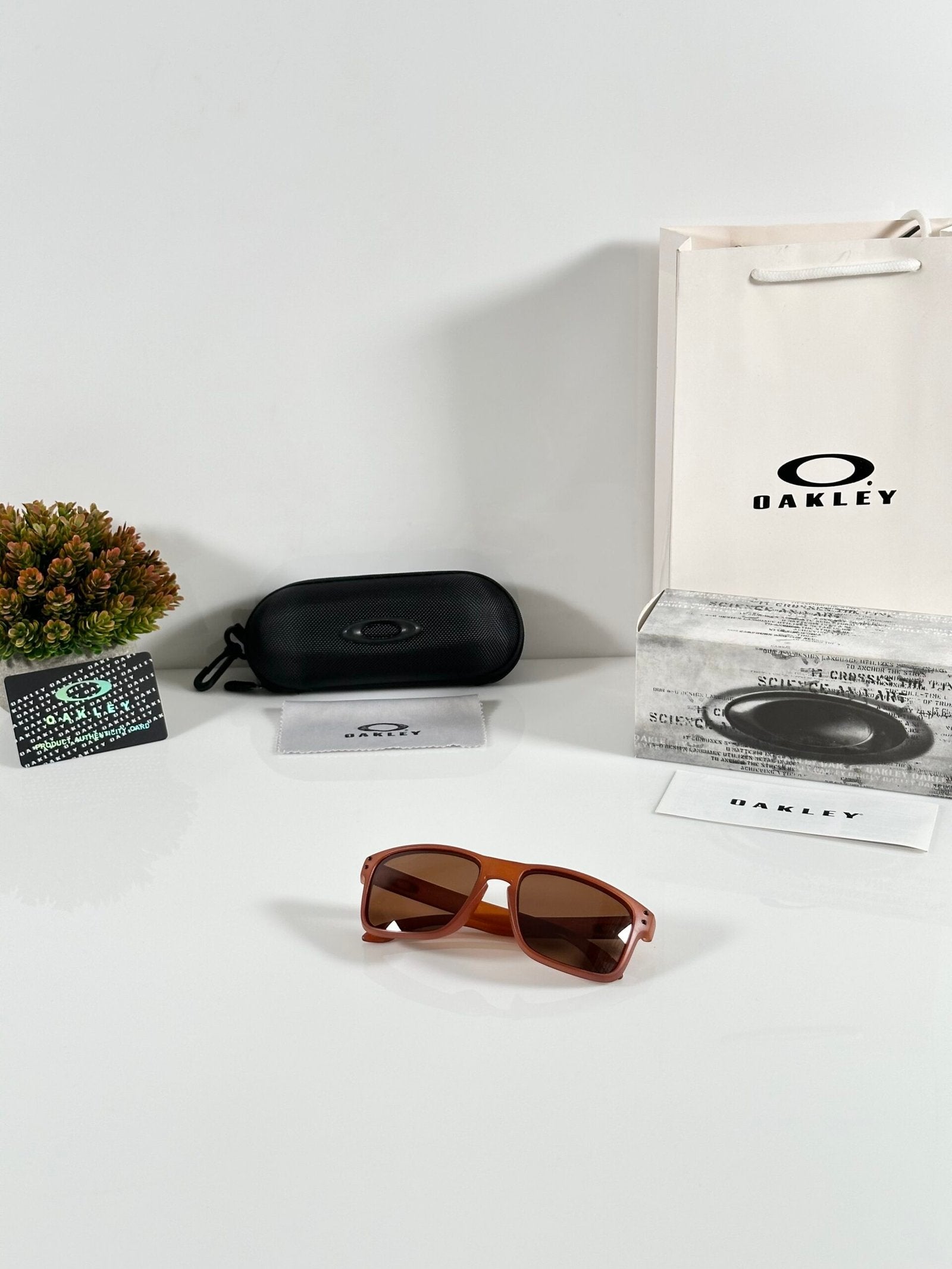 Oakley_9102_Brown