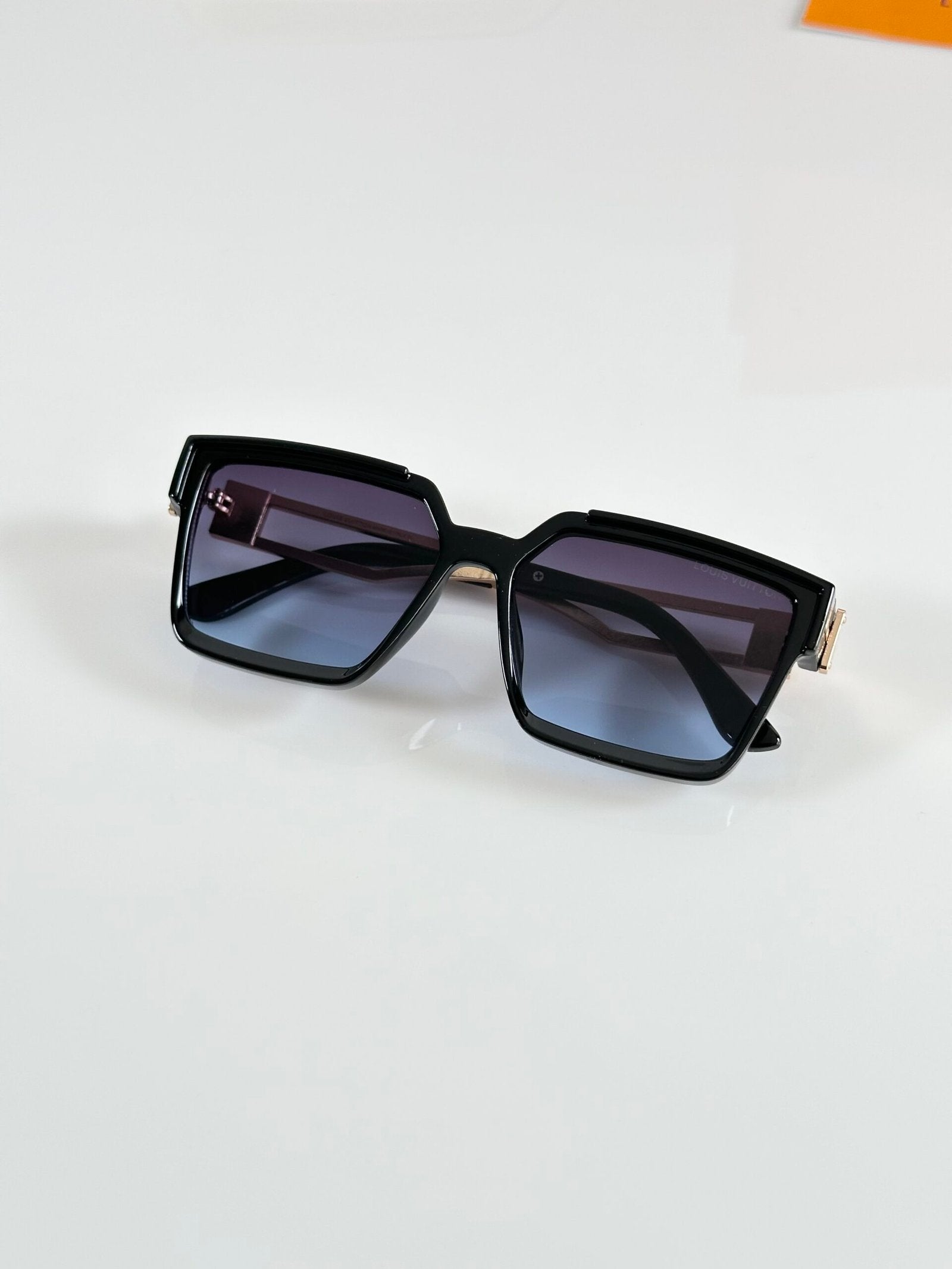 LV 139 Gold Black Blue