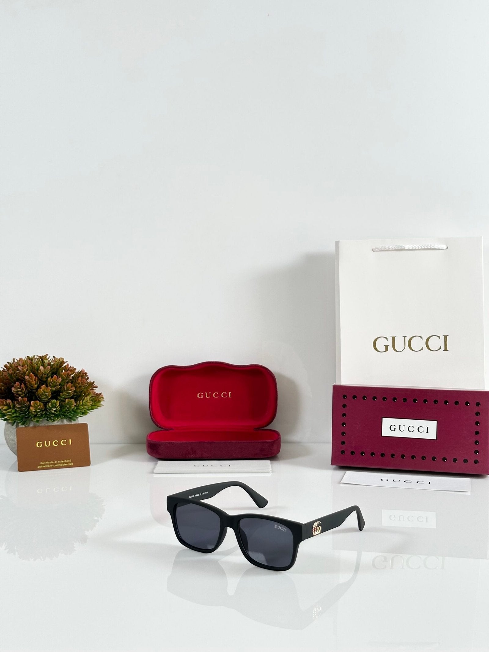GG 0010 Mate Black