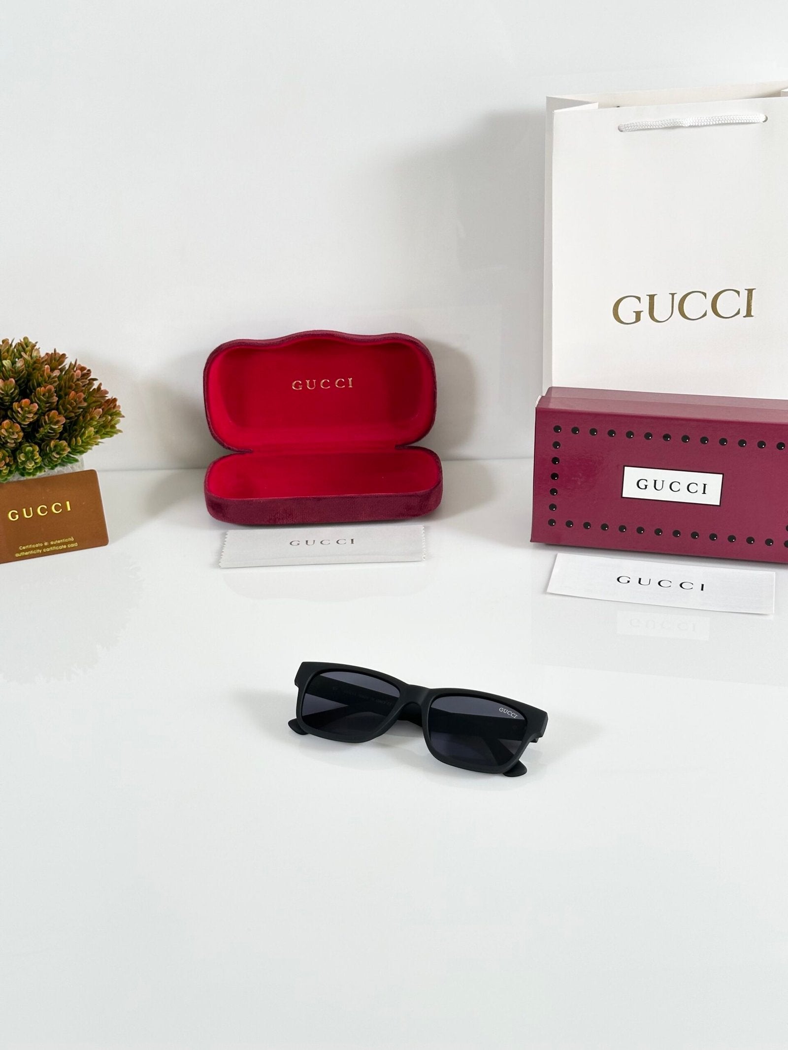 GG 0010 Mate Black