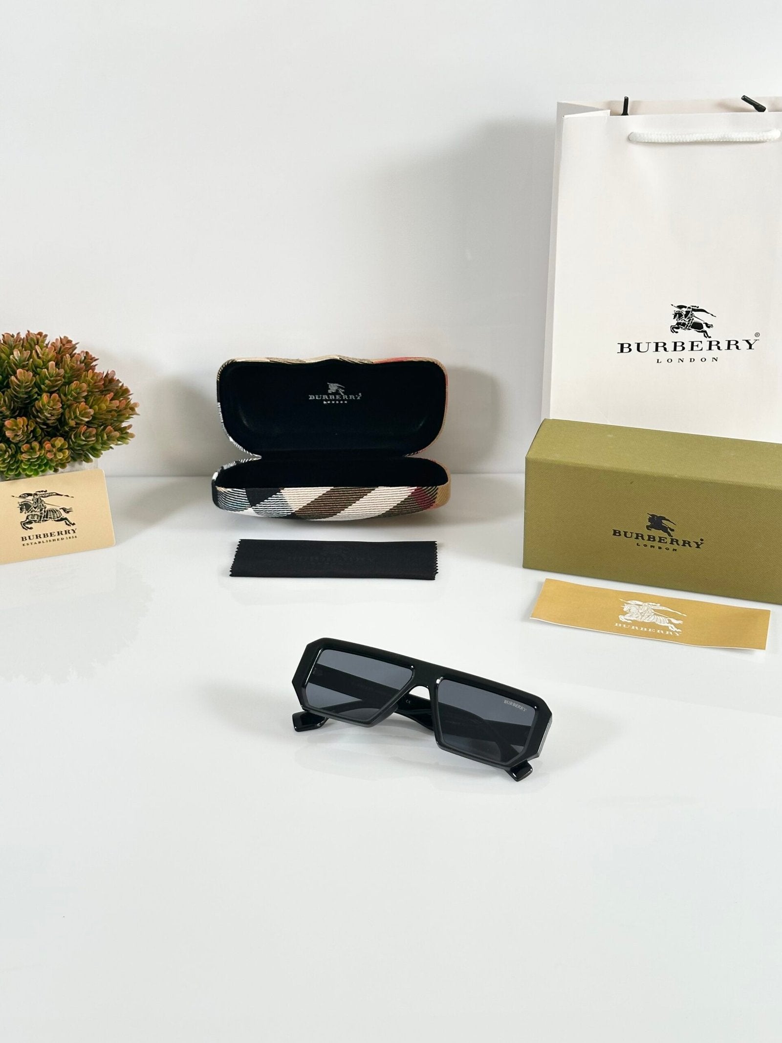 BB 4366 Black Multi
