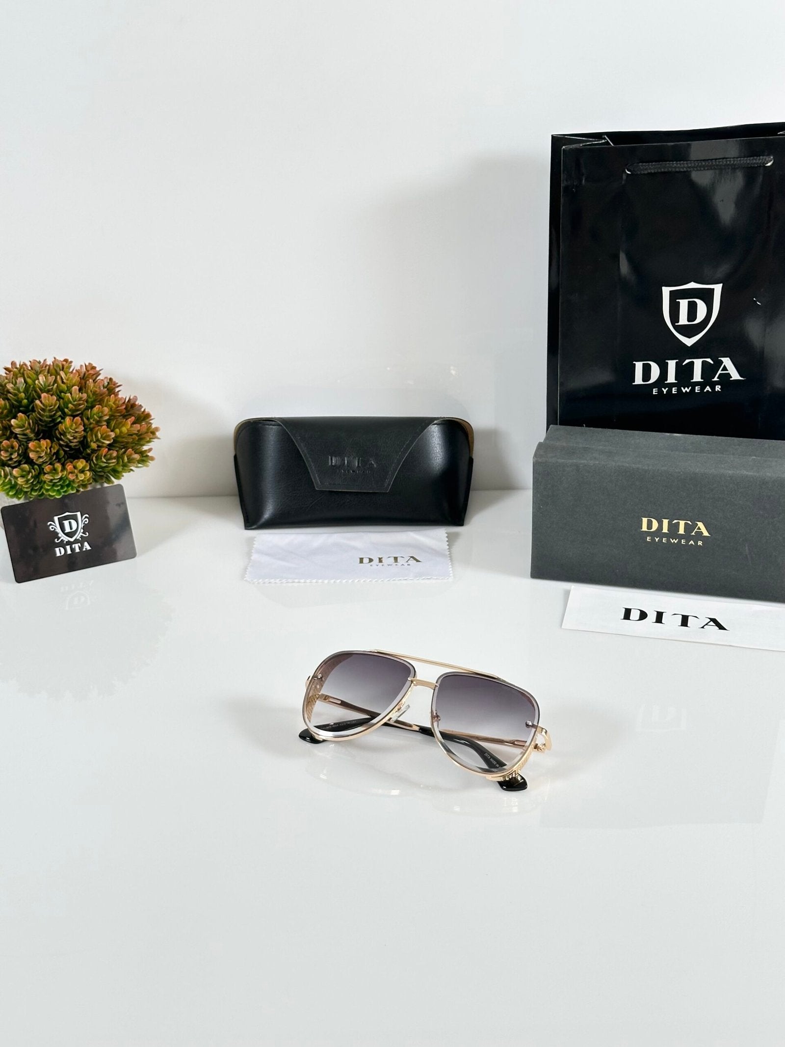 Dita 004 Gold Black DC