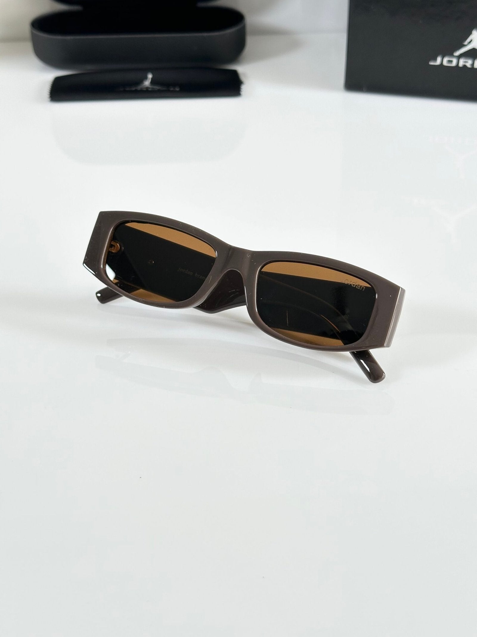Jordan_1009_Brown