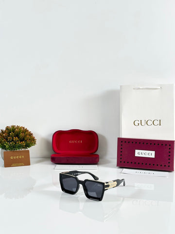 GG 02 Gold Black