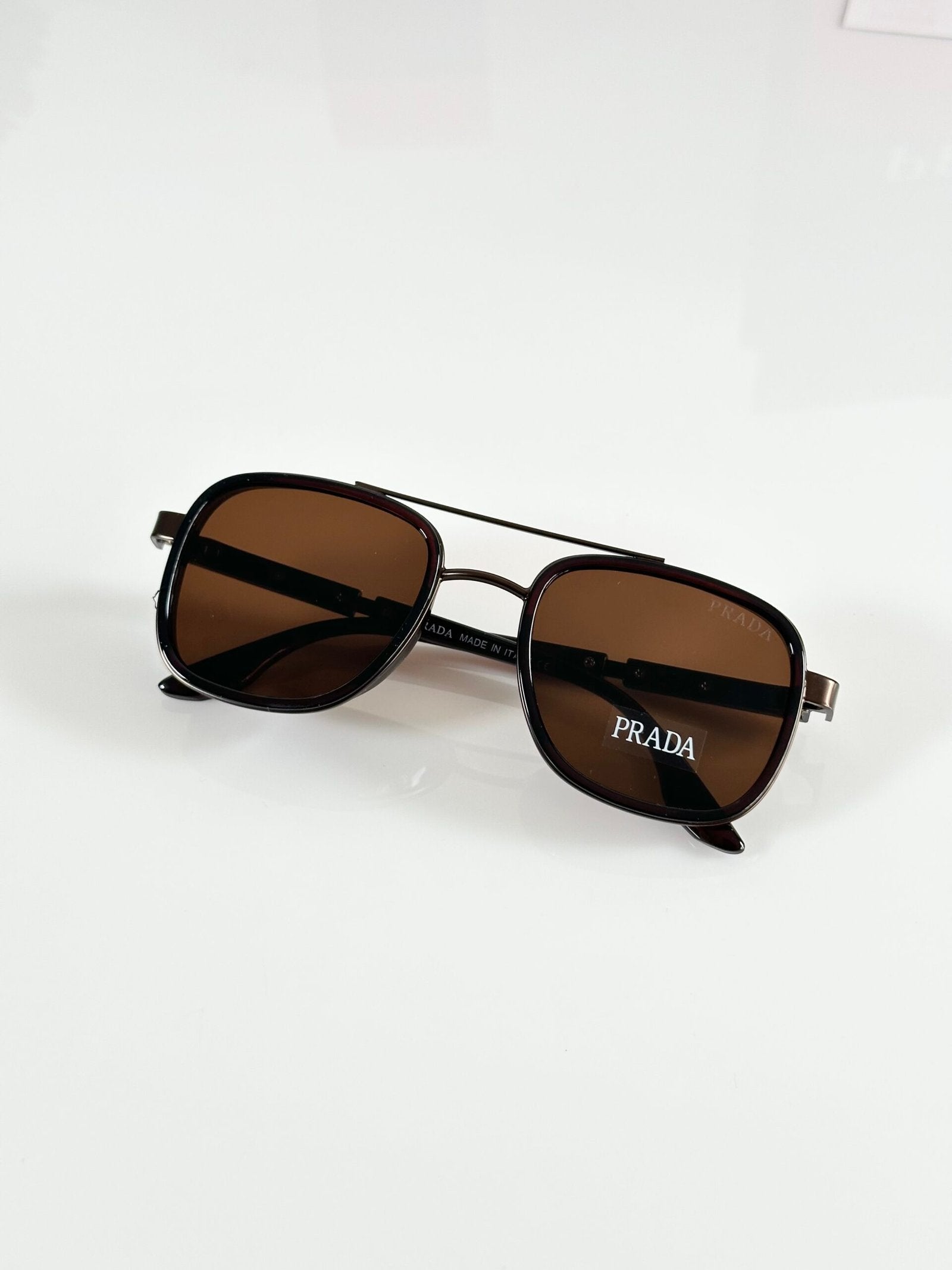 PR 6883 Brown