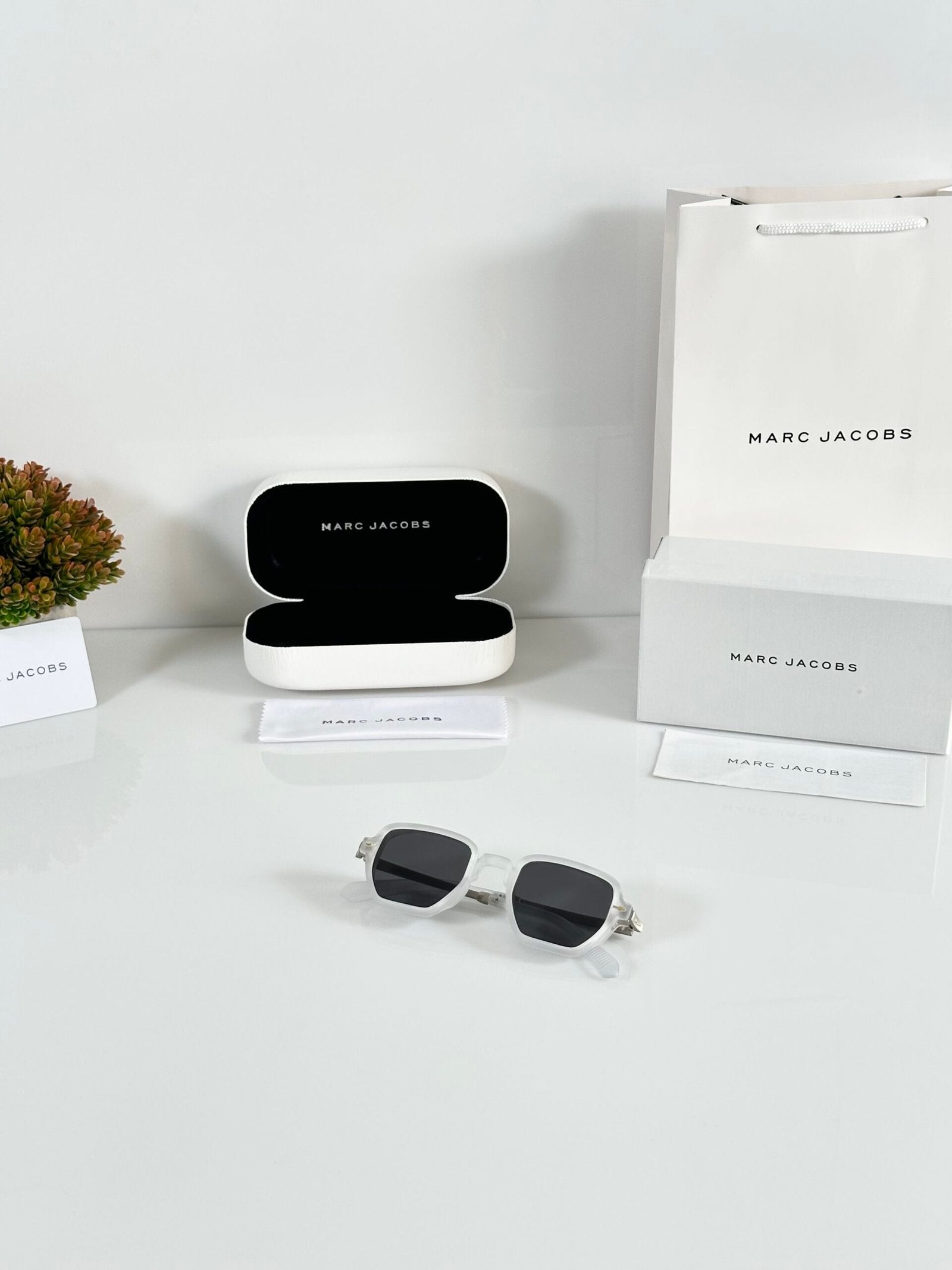 Marc Jacobs 1140 Ice Black