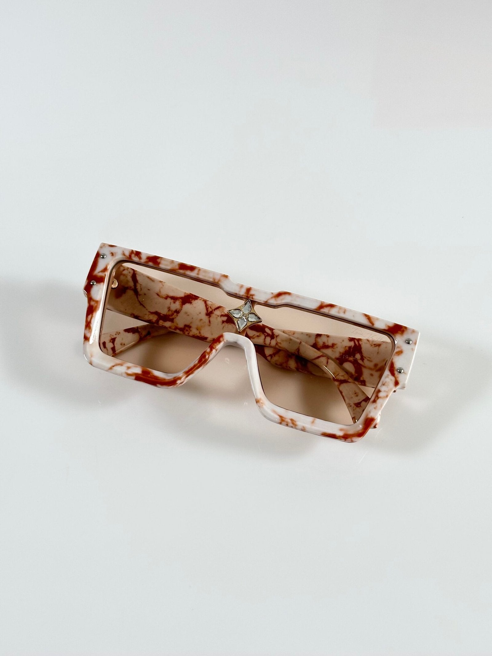 Louis_Vuitton_1047_Marble_Brown_Candy