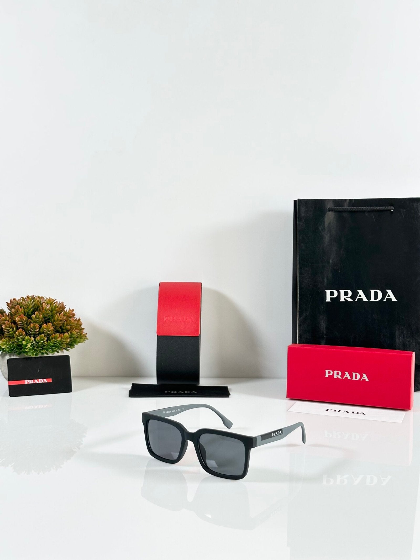 PR 26 Black Grey