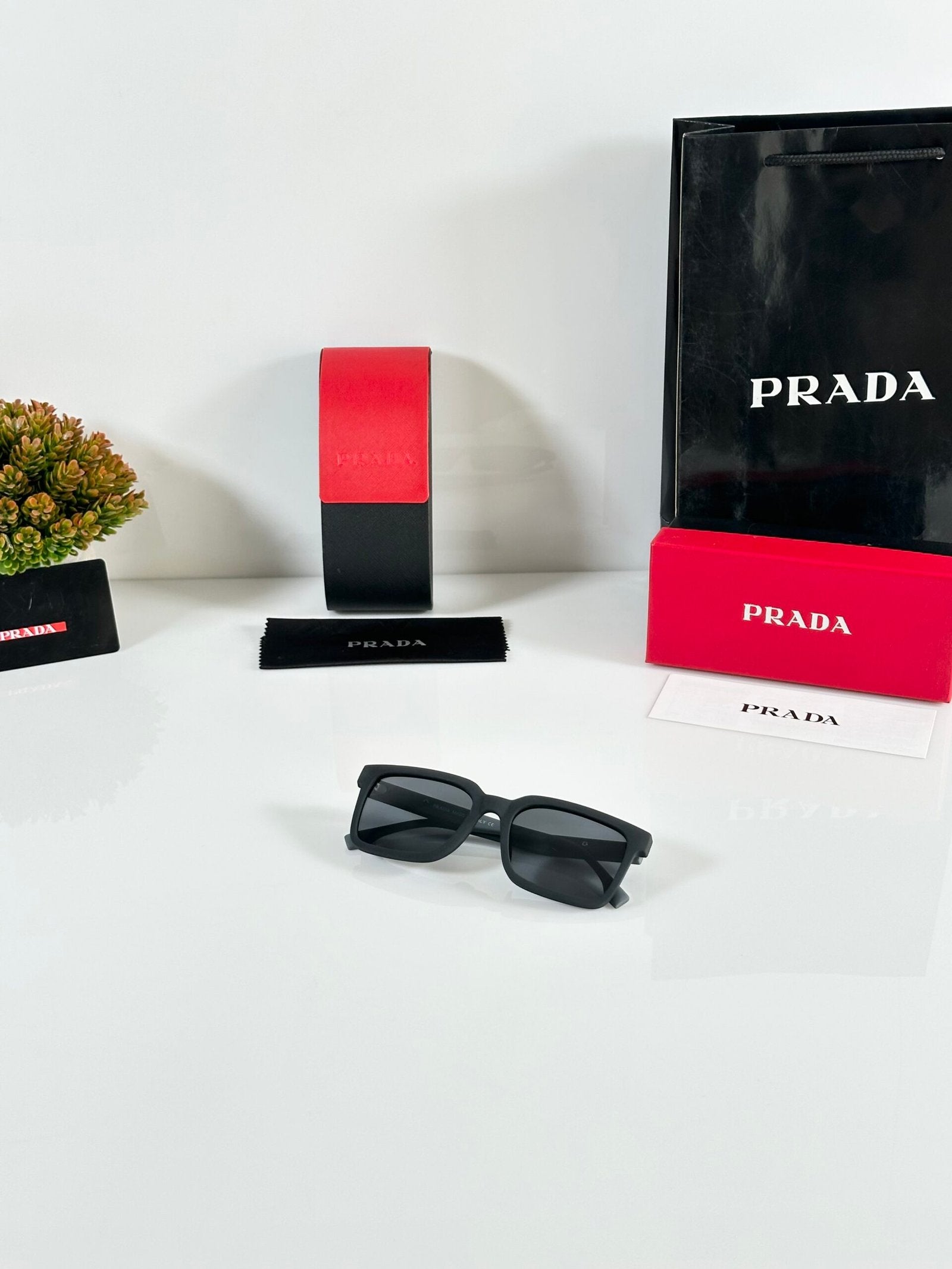 PR 26 Black Grey