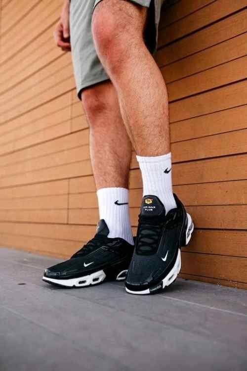 NIKEE AIRMAX PLUS 3 TN BLACK WHITE