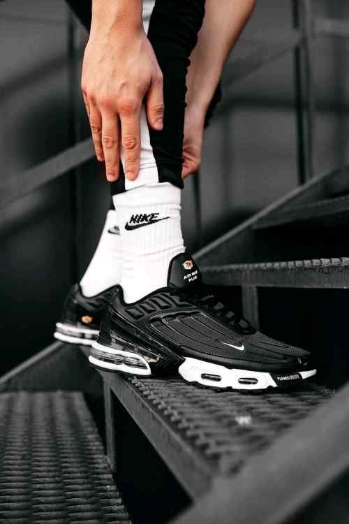 NIKEE AIRMAX PLUS 3 TN BLACK WHITE