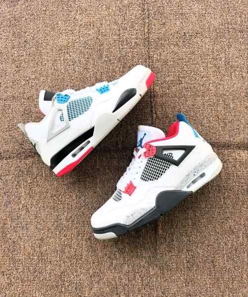 nikee Jordan Retro 4 What The