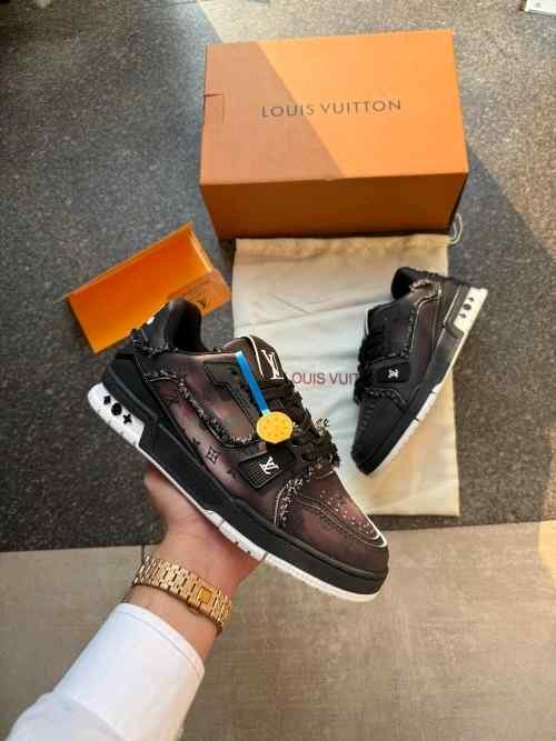 Louiss Vuittonn Trainer Civilist 2025