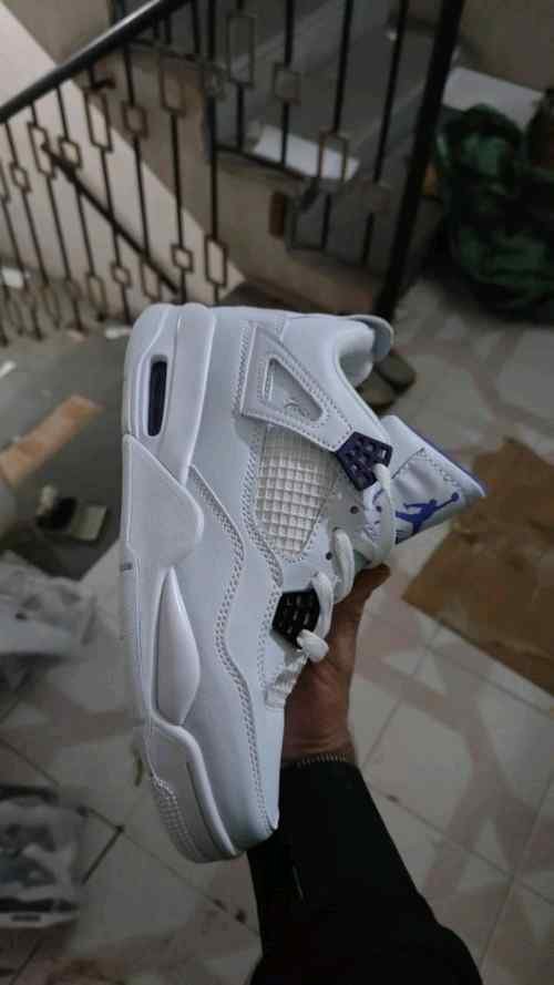 nikee JORDAN RETRO 4 METALLIC PURPLE