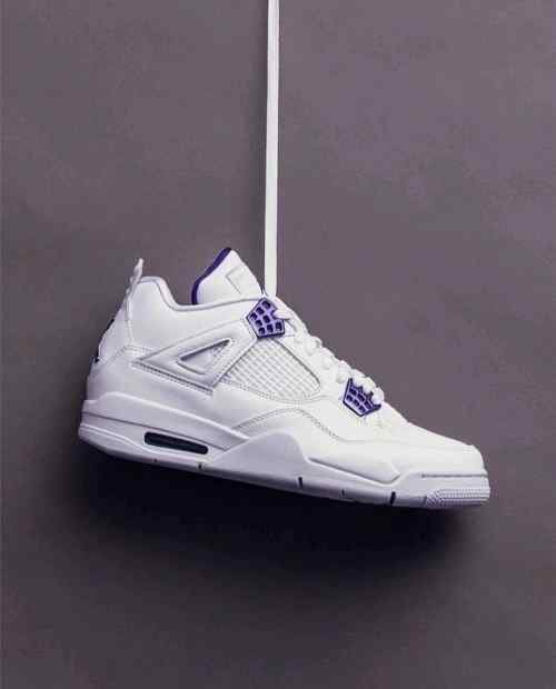 nikee JORDAN RETRO 4 METALLIC PURPLE