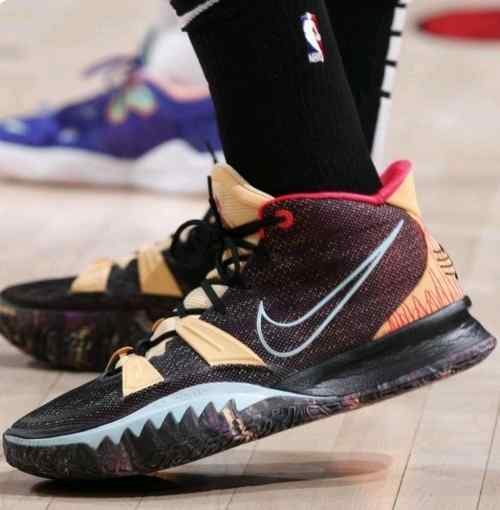 nikee kyrie 7 SOUNDWAVE