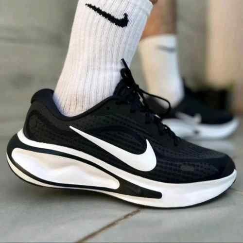 Nikee Journey Run White Black