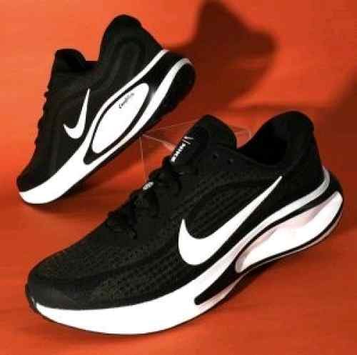 Nikee Journey Run White Black
