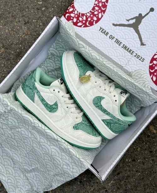 Nikee Air Jordan 1 Low Year of the Snake with og box