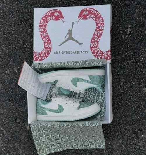 Nikee Air Jordan 1 Low Year of the Snake with og box