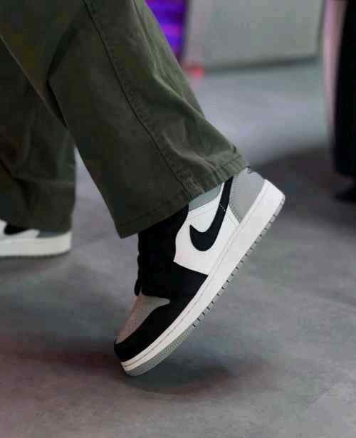 Nikee Air jordan retro 1 low shadow toe