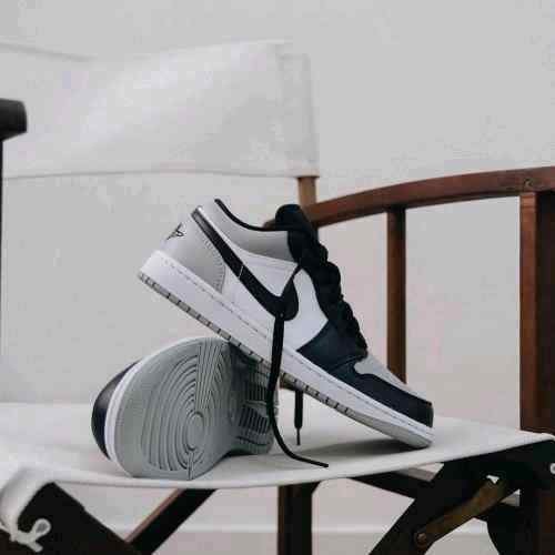 Nikee Air jordan retro 1 low shadow toe