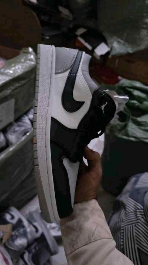Nikee Air jordan retro 1 low shadow toe