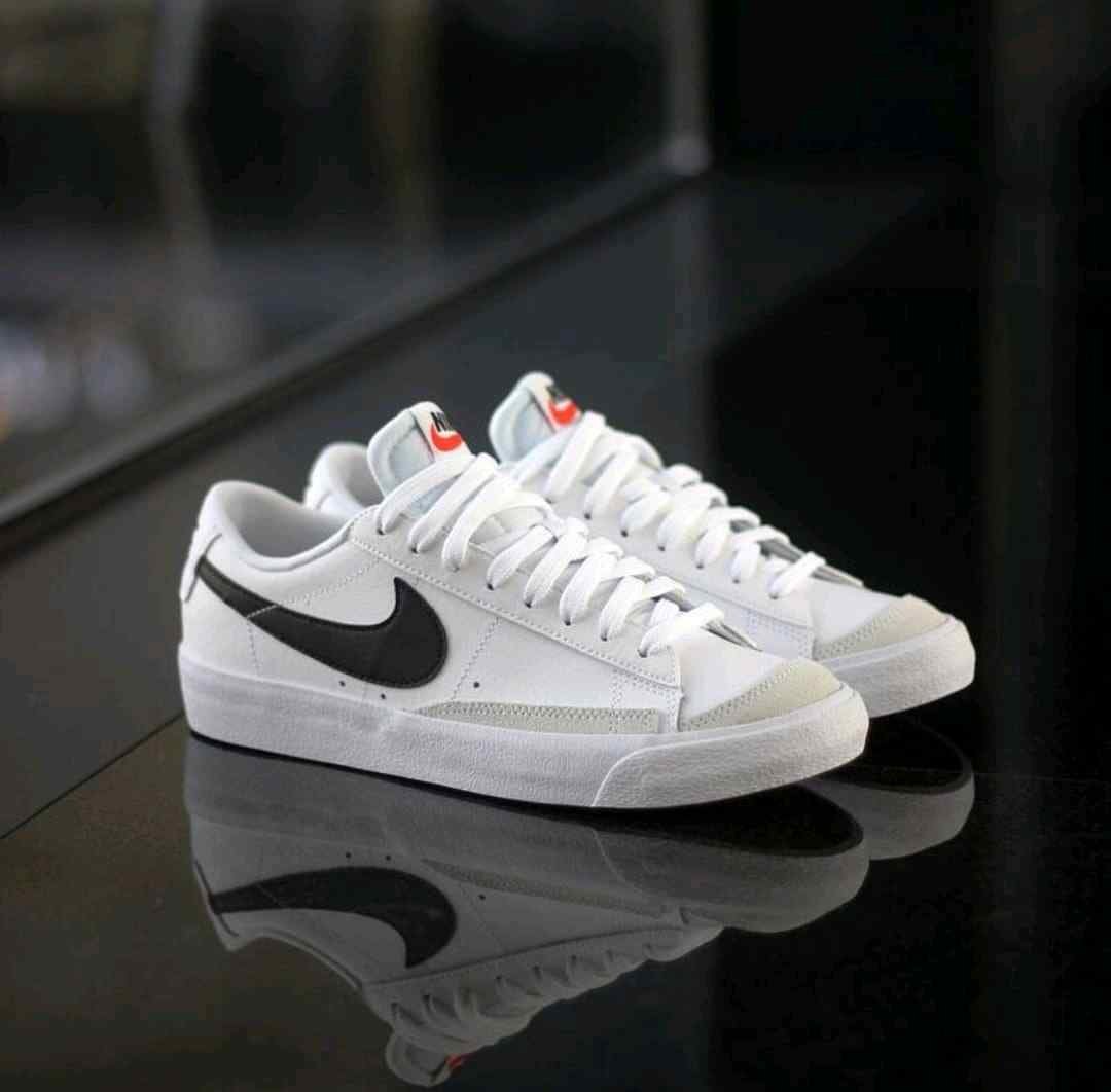 nikee Blazer 77 Low Vintage White-black