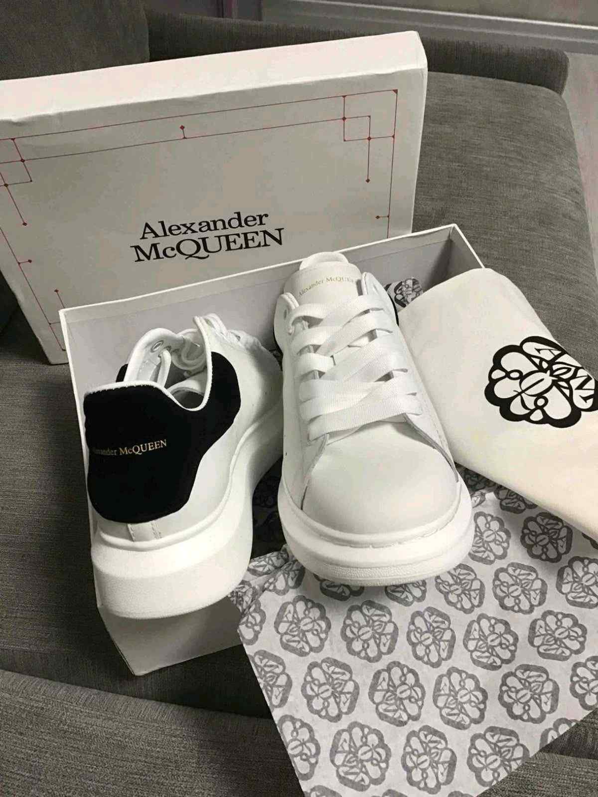 Alexander MCQueen White-Black full accessories
