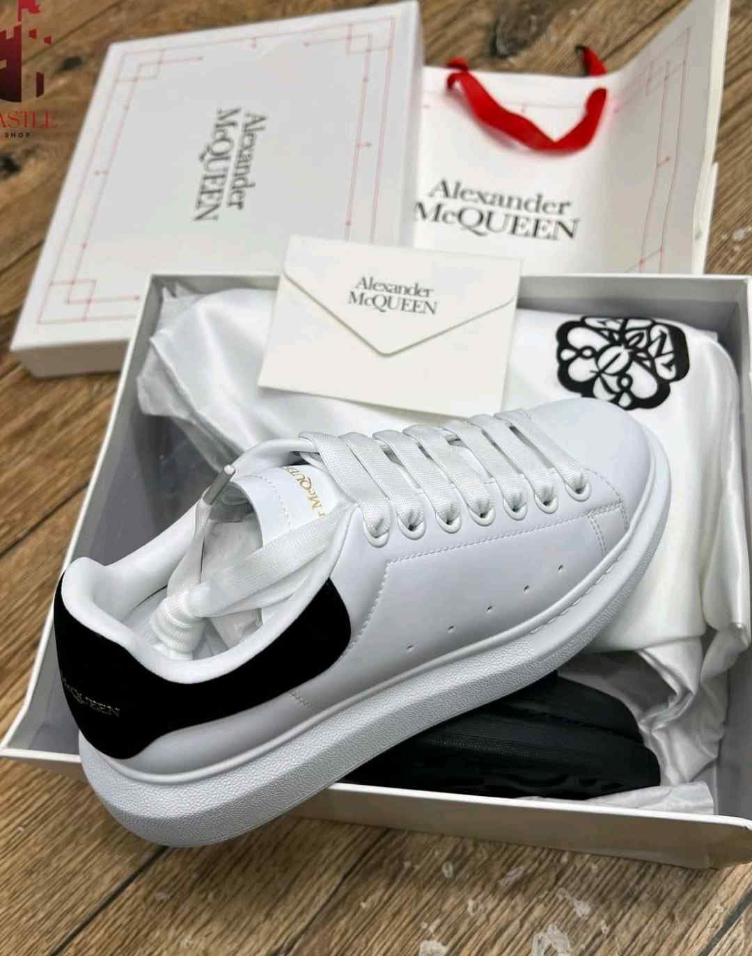 Alexander MCQueen White-Black full accessories