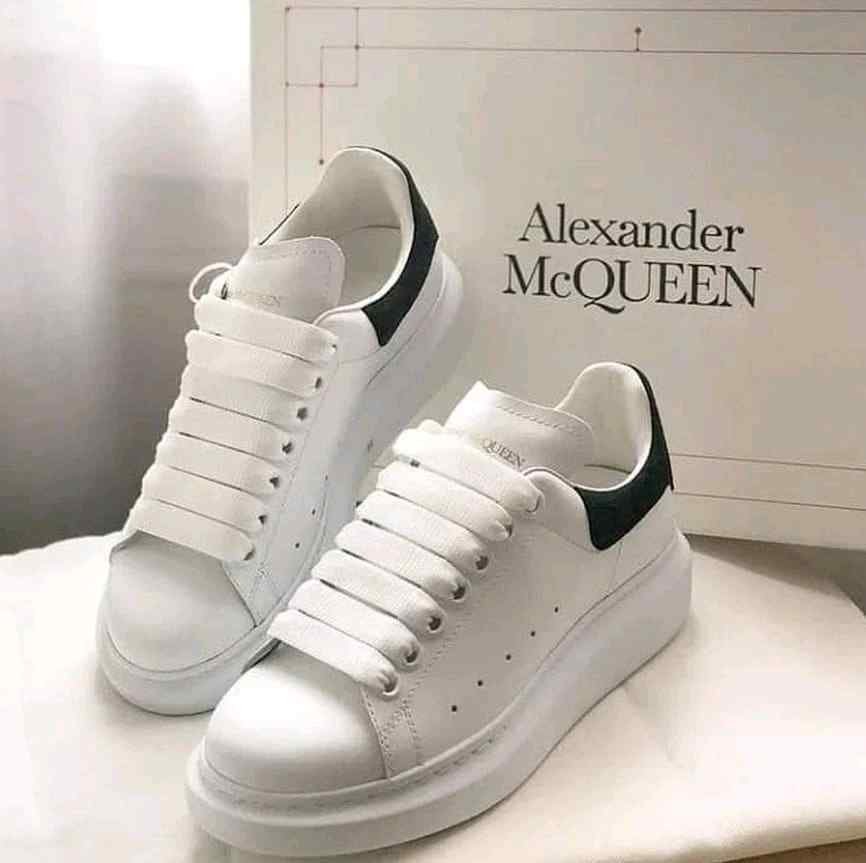 Alexander MCQueen White-Black full accessories