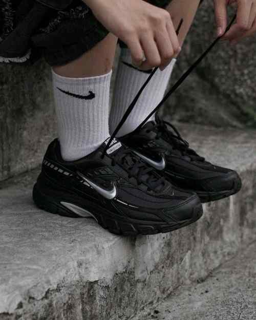 nikee Initiator Black Grey Silver