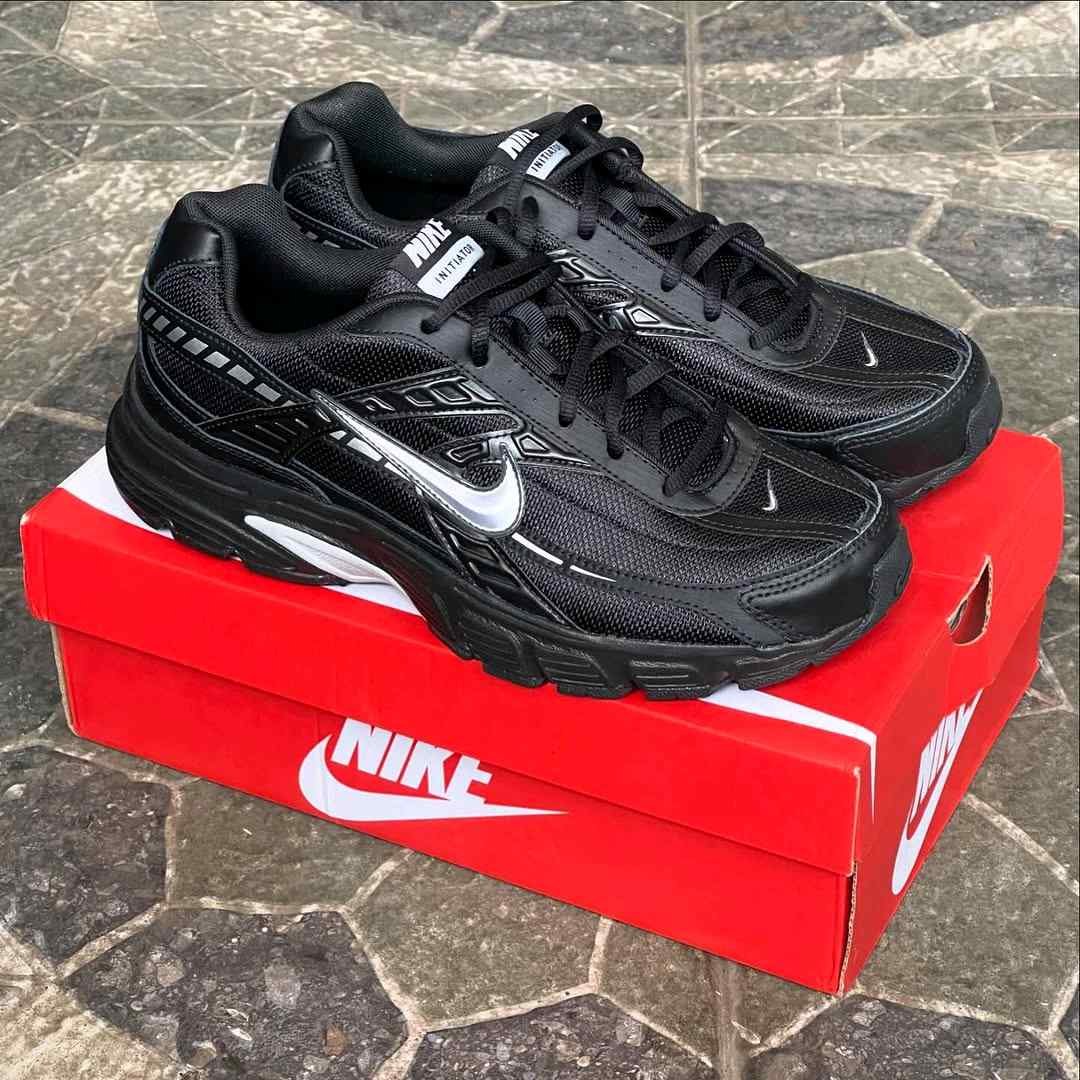 nikee Initiator Black Grey Silver