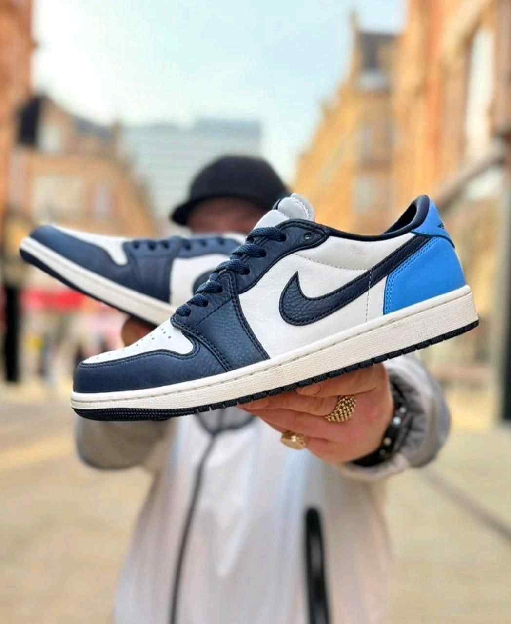 Nikee Air Jordan retro 1 Low OG Obsidian UNC