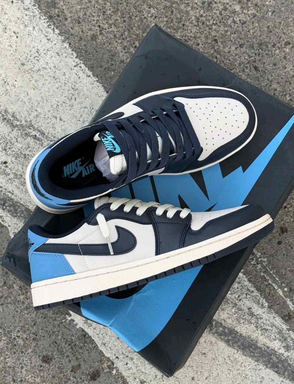 Nikee Air Jordan retro 1 Low OG Obsidian UNC