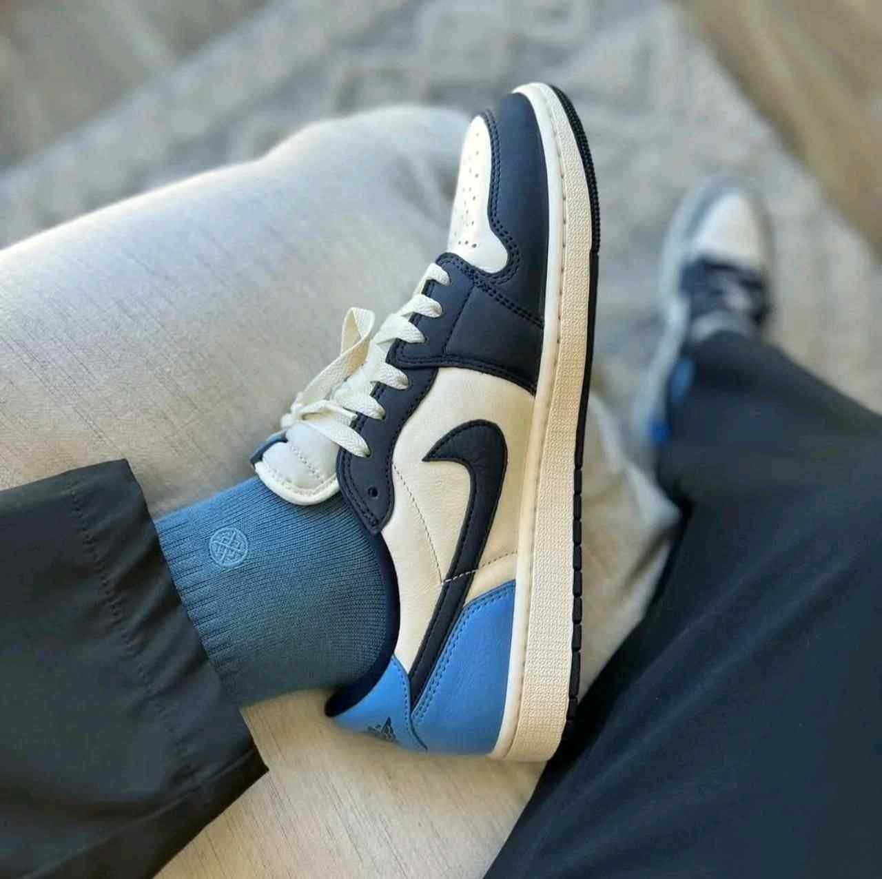 Nikee Air Jordan retro 1 Low OG Obsidian UNC