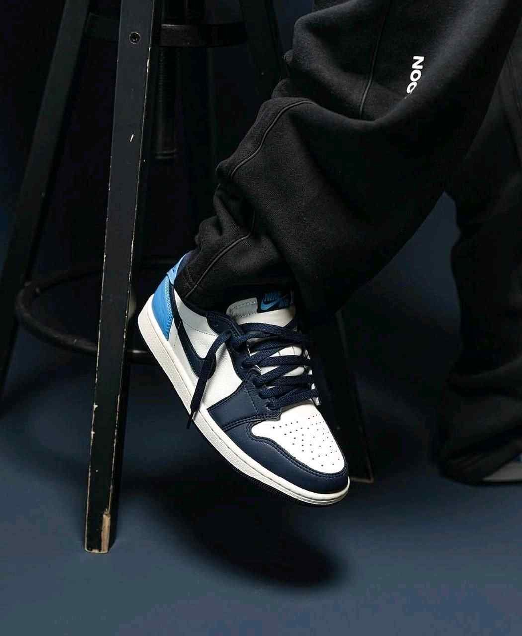 Nikee Air Jordan retro 1 Low OG Obsidian UNC
