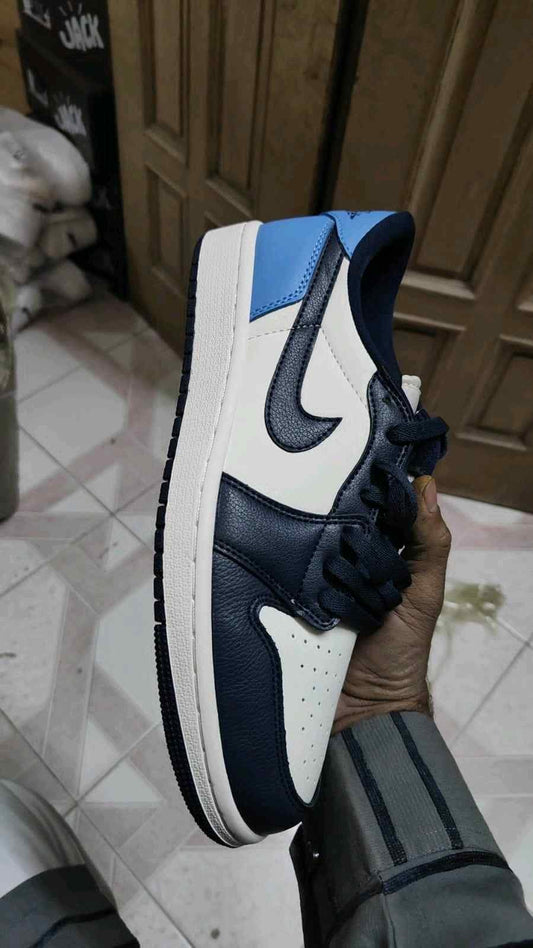 Nikee Air Jordan retro 1 Low OG Obsidian UNC