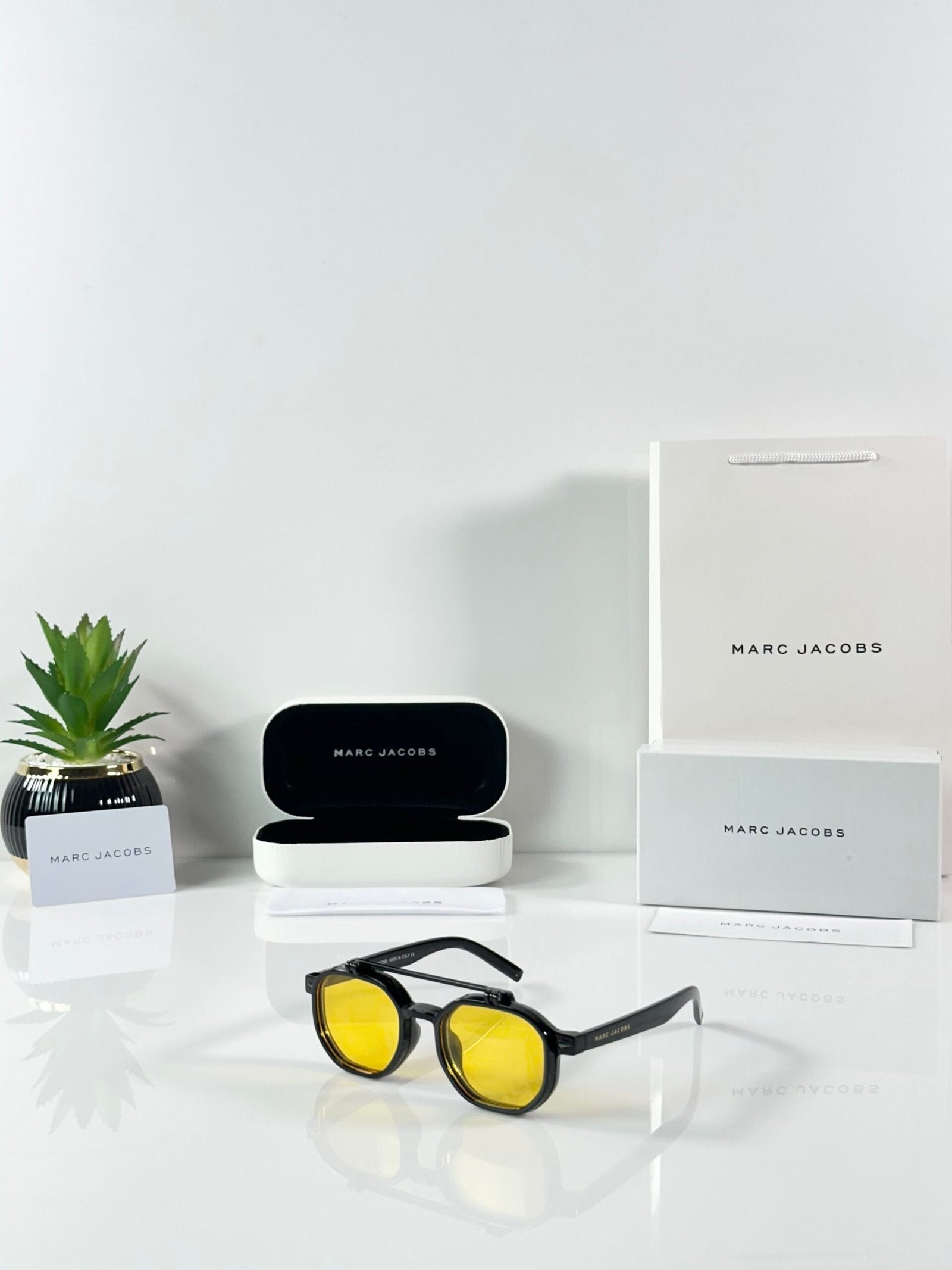 Marc Jacobs 1005 Flip Black Yellow White