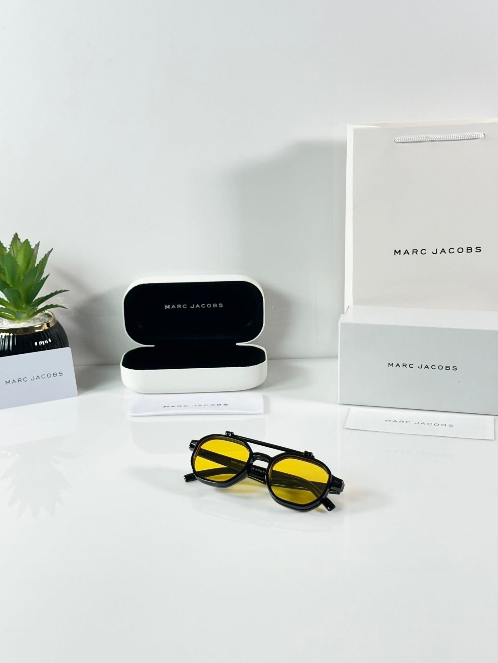 Marc Jacobs 1005 Flip Black Yellow White