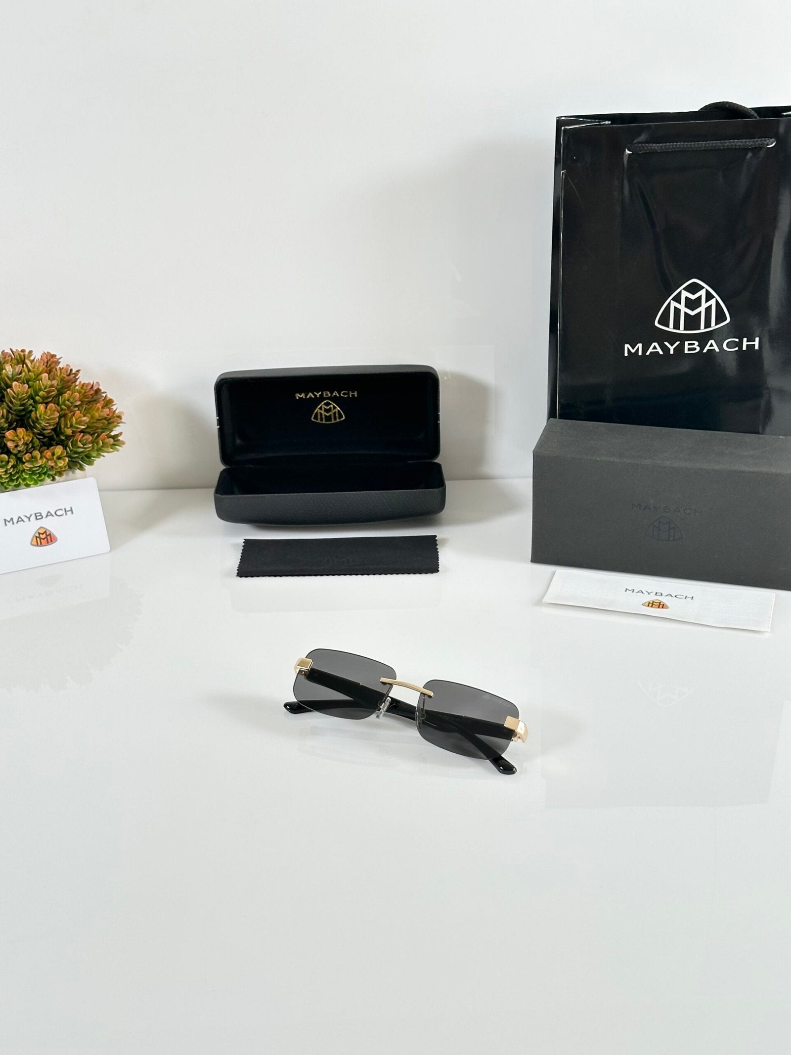 Maybach 1029 Gold Black