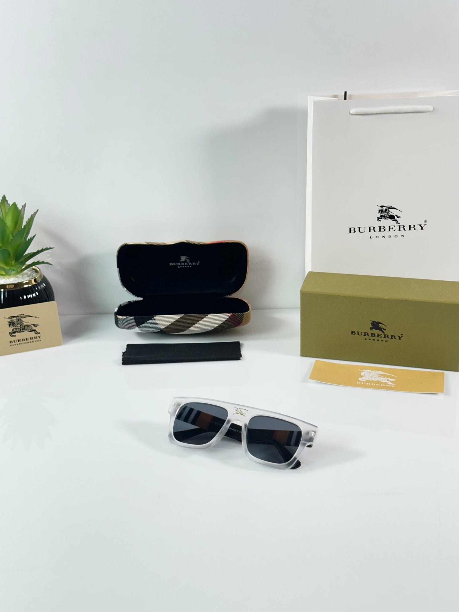 BB 4649 Ice Black